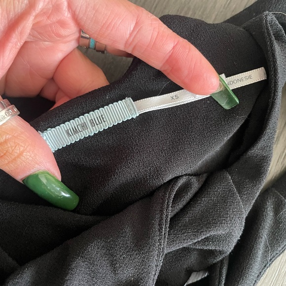 Black scallop neck romper - Picture 3 of 3